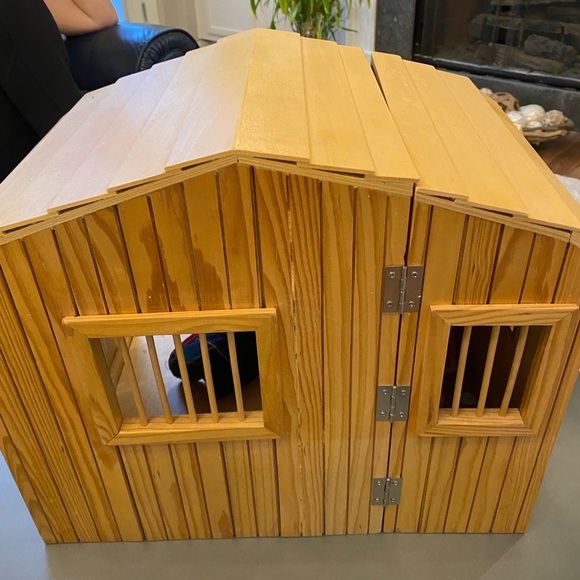 Melissa and Doug folding horse stable - Picture 5 of 7